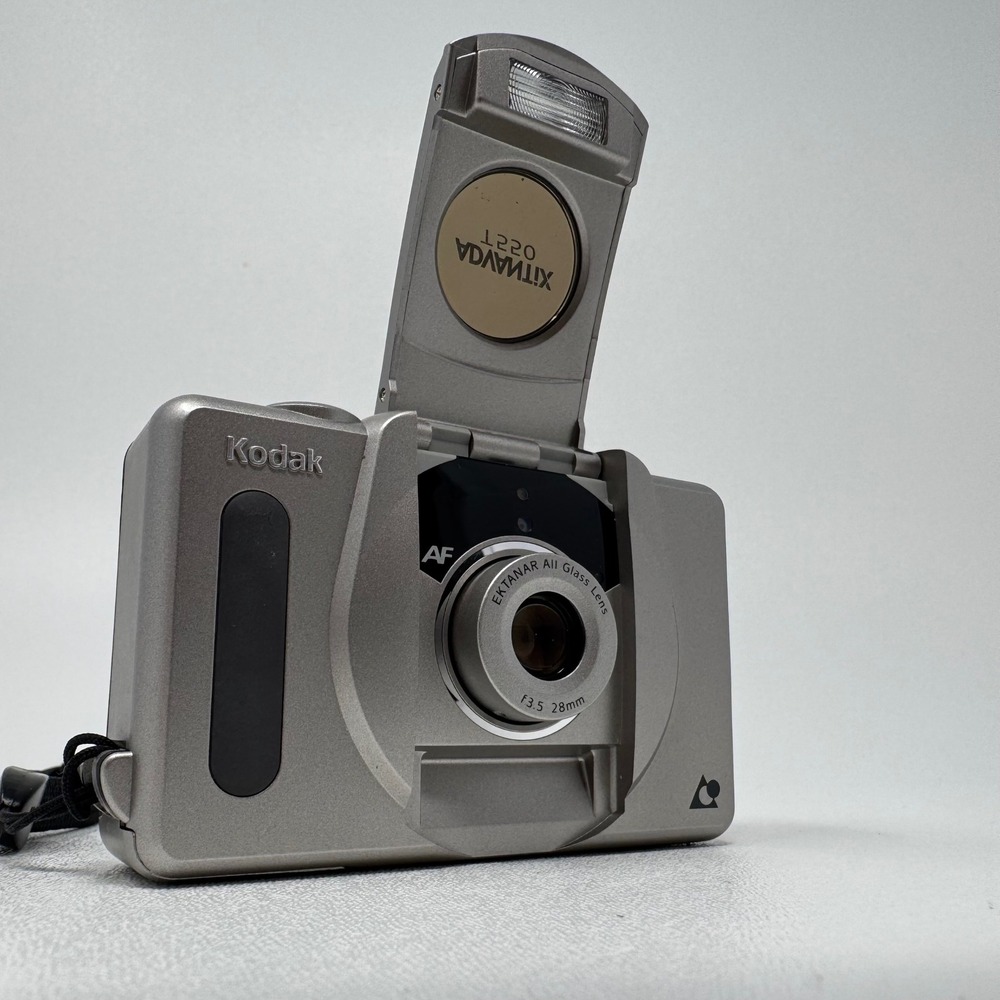 Kodak Advantix T550 APS Film Camera Ektanar 28mm f3.5 Lens Silver AF